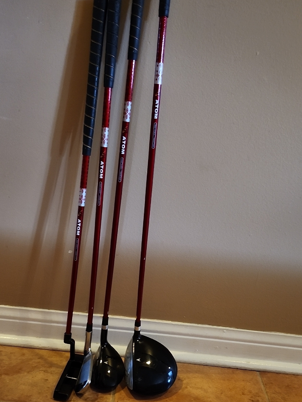 Atoms Kids Golf Club Set Red and Black Left Hand